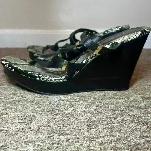 Thalia Slip On Sandles Size 10M Black Leather/ NWOB - Picture 2 of 6